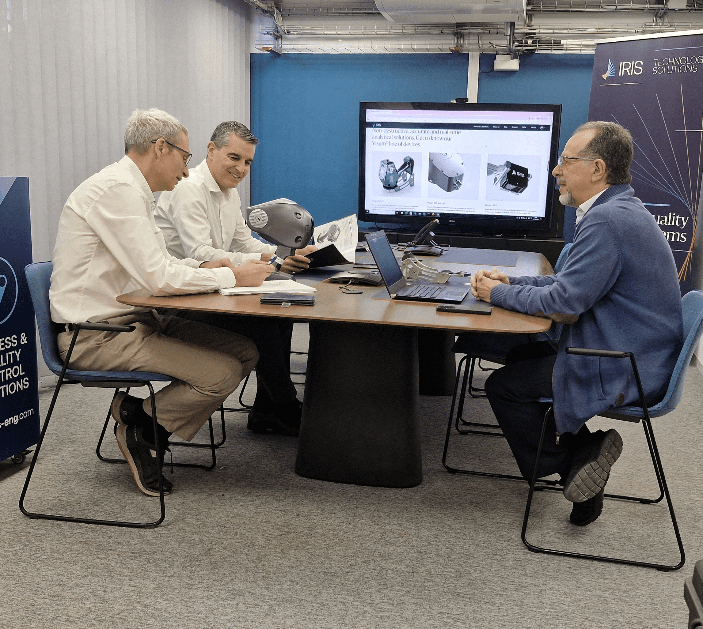 Oficinas de trabajo del equipo de espectroscopia Iris